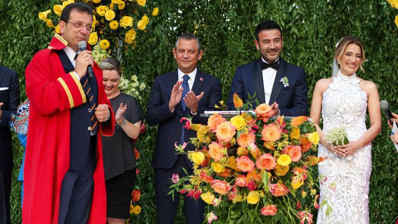 CHP’de nikah heyecanı: Beşiktaş Belediye Başkanı Akpolat, eski Kadın Kolları Başkanı Yankılıç ile evlendi