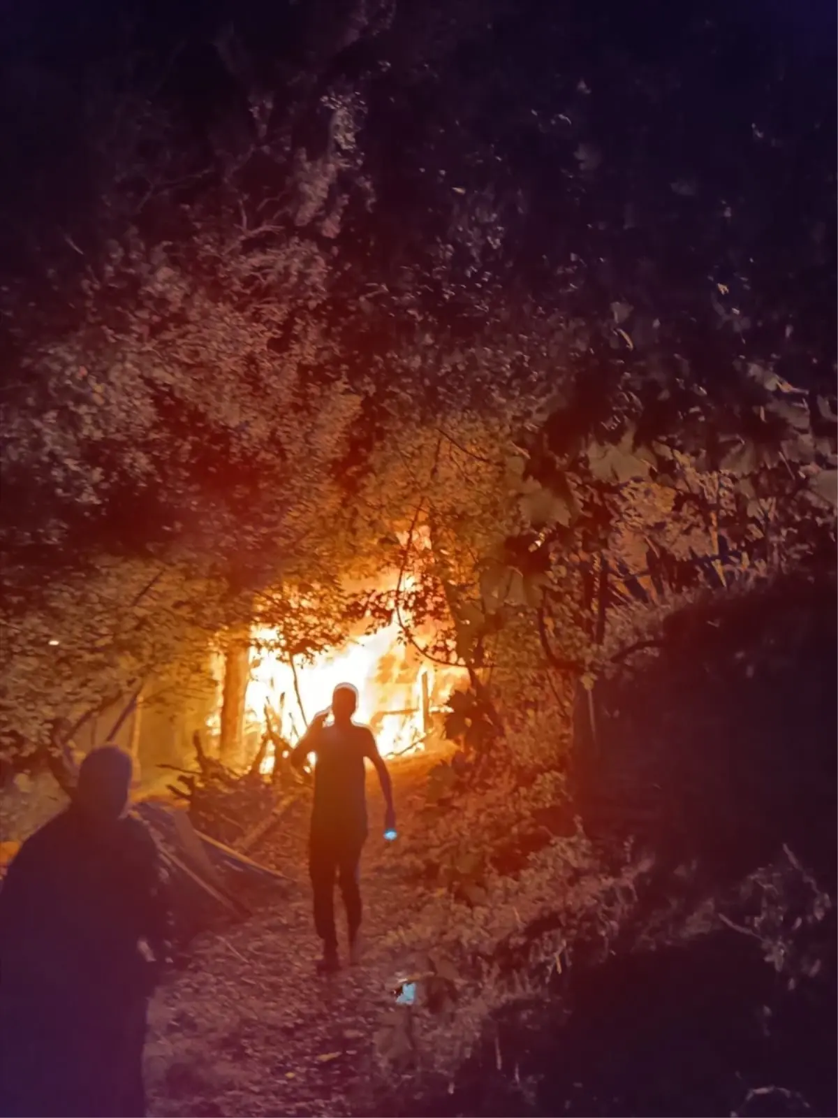 adanada yangin anne ve oglu yaralandi T9Ppi66H