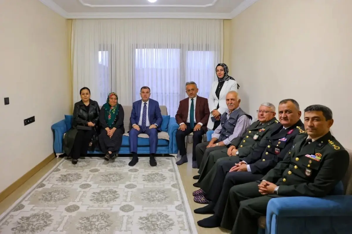 bayburt valisi eldivandan gaziler gunu ziyareti 4jnXXUrA