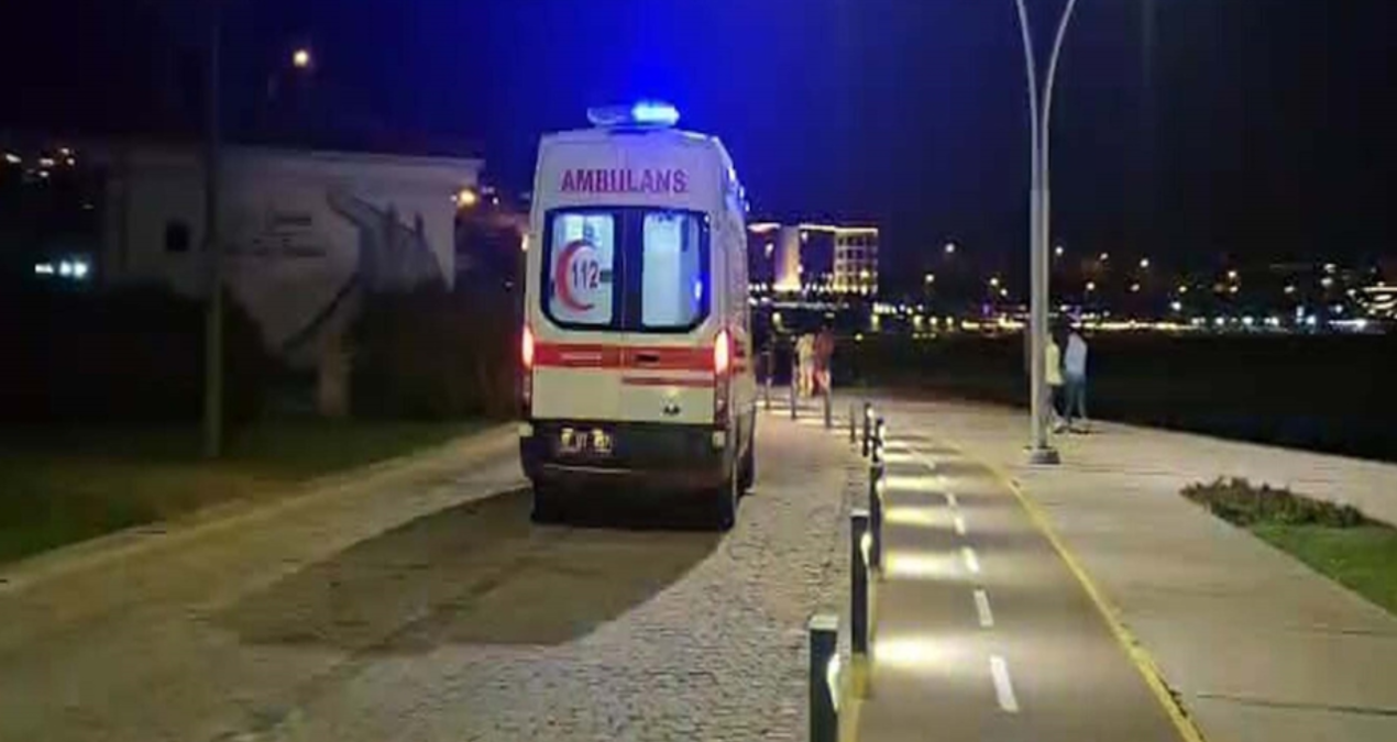 denizdeki arkadasini kurtarmak istersen boguldu JdEvWd5R