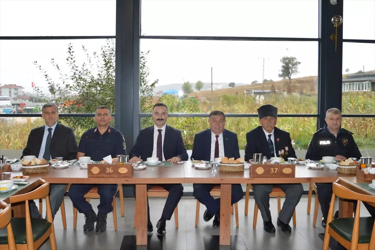 havza kaymakamligindan gaziler onuruna yemek programi LzYuQZCn