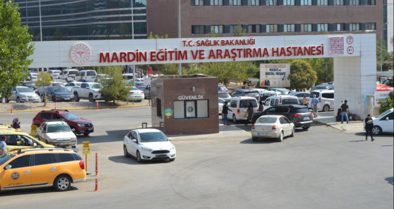 mardinde feci olay tas yigini ile tirin arasinda sikisan isci hayatini kaybetti zHV2I1Ni