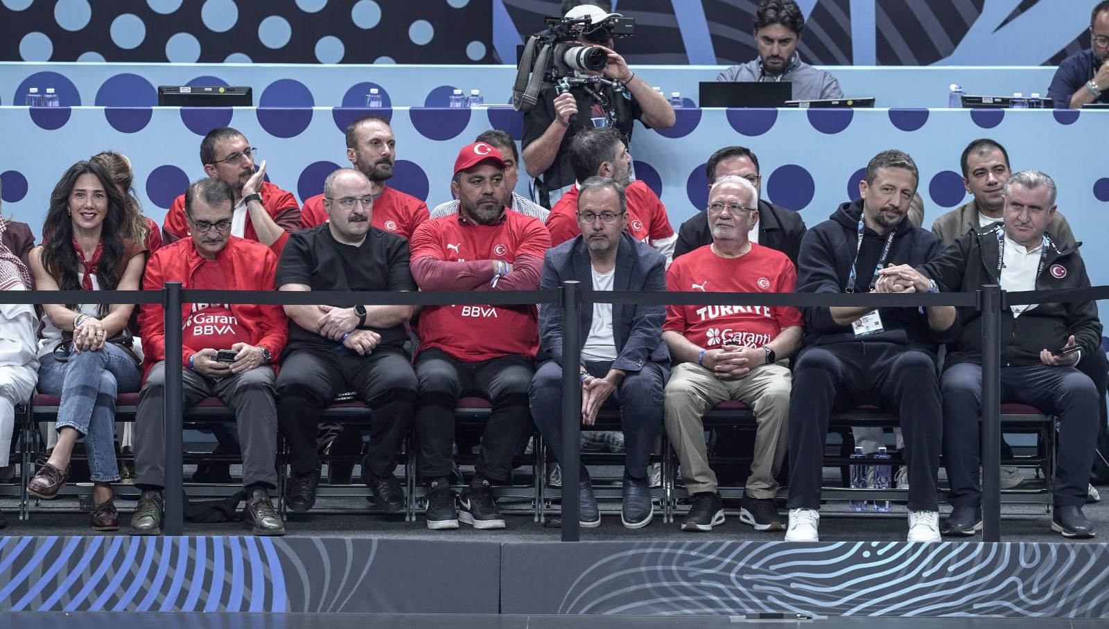 osman askin bak 12 dev adam efsanesi uyaniyor huhcQwNj