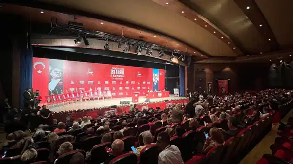 ozgur ozelden chp istanbul kongresine mesaj RlT7yWV3