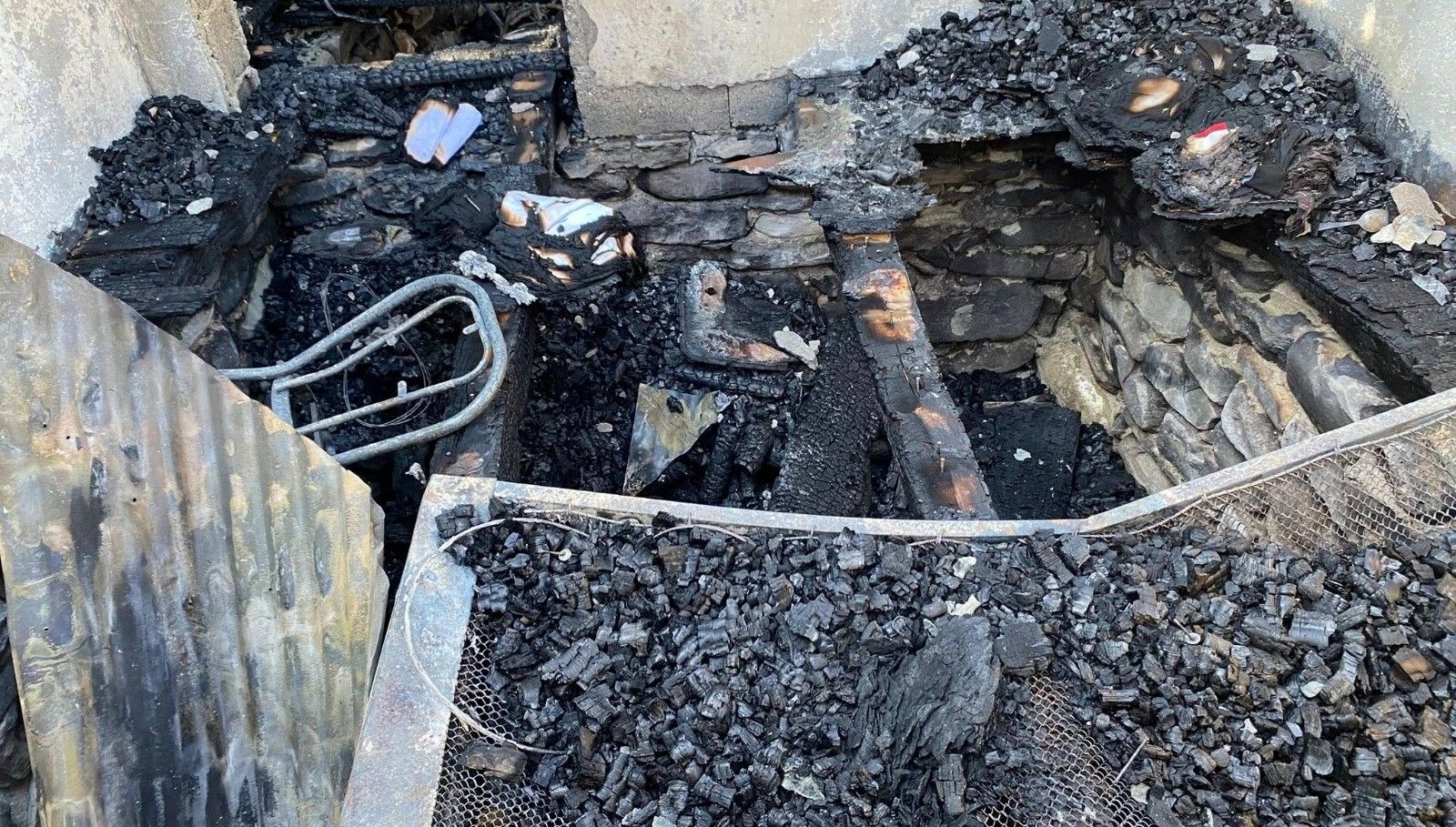 sinoptaki yanginda ev kullanilamaz hale geldi f11Jqwdx