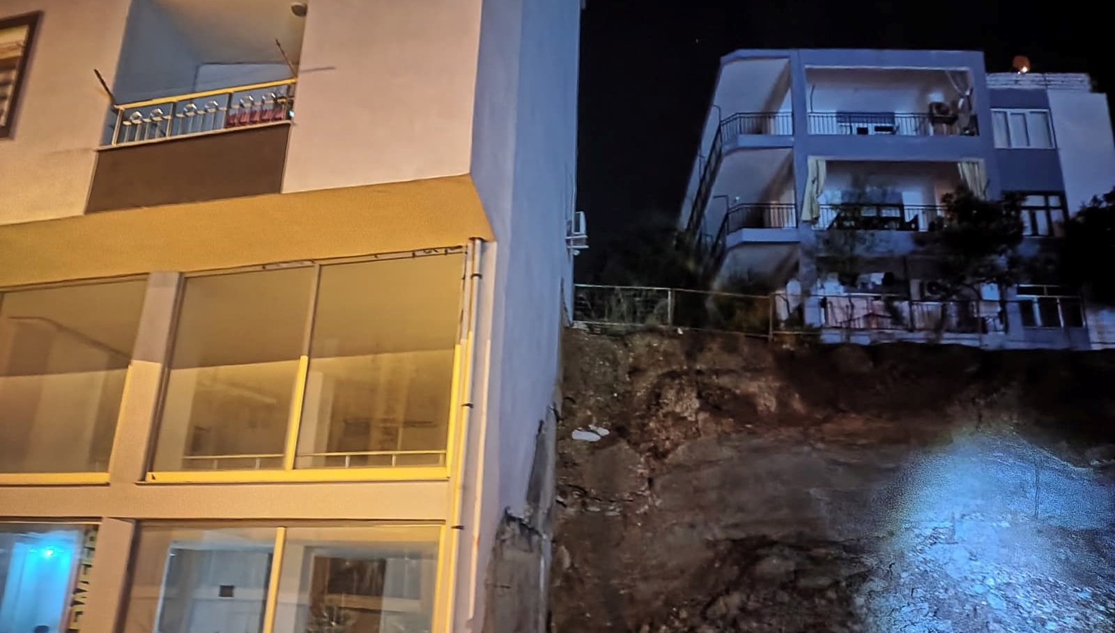 antalyada toprak kaymasi bir ev tahliye edildi N1RCztCG