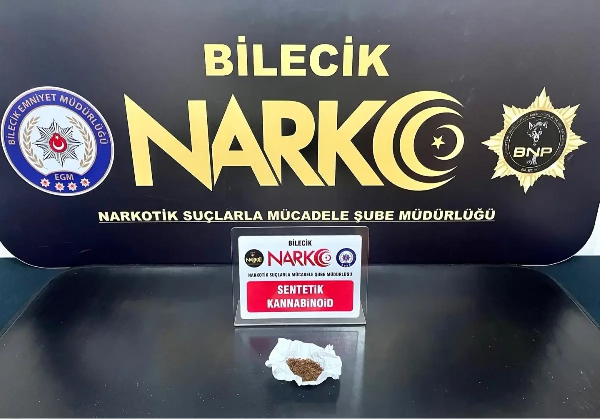 bilecikte uyusturucu operasyonu 1 gozalti XiPlc9lJ.jpg