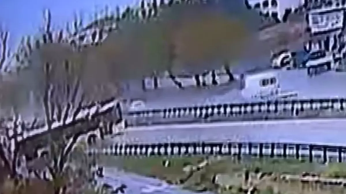 buyukcekmecede iett otobusu kaza yapti eEISgpJv.jpg