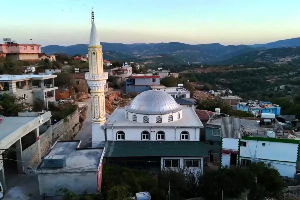 hatayda deprem sonrasi yeniden insa edilen sofular camii acildi etycYy7i.jpg