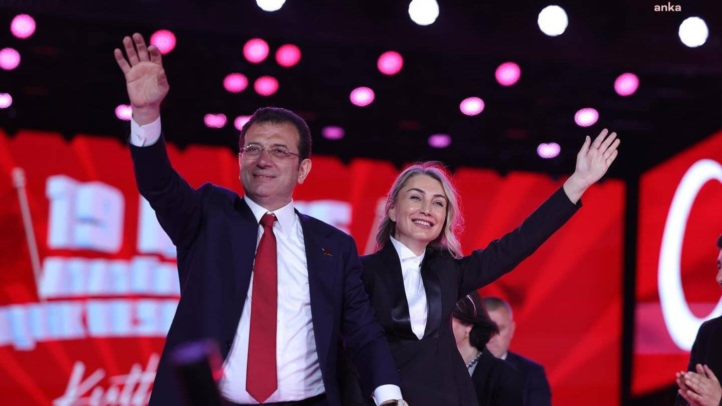 ozgur ozel acikladi dilek imamoglunun diplomatik pasaportunu iptal etmisler ww14hBlG.jpeg