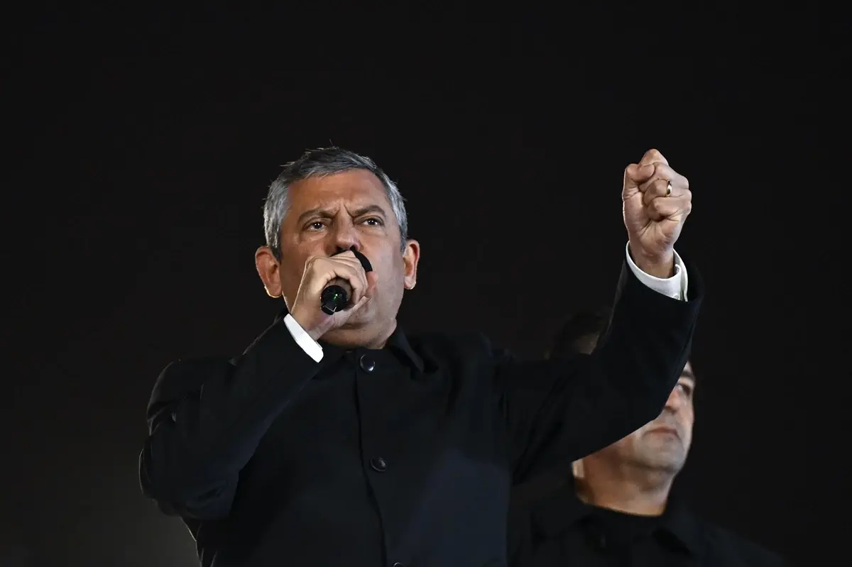 ozgur ozel istanbulda miting duzenledi 8XPyQsQL.jpg