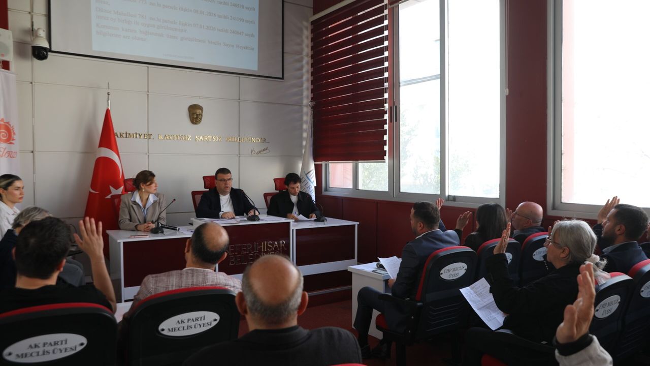 Seferihisar meclis toplantısında 8 Mart öncesi kadın hakları ve eşitlik mesajı